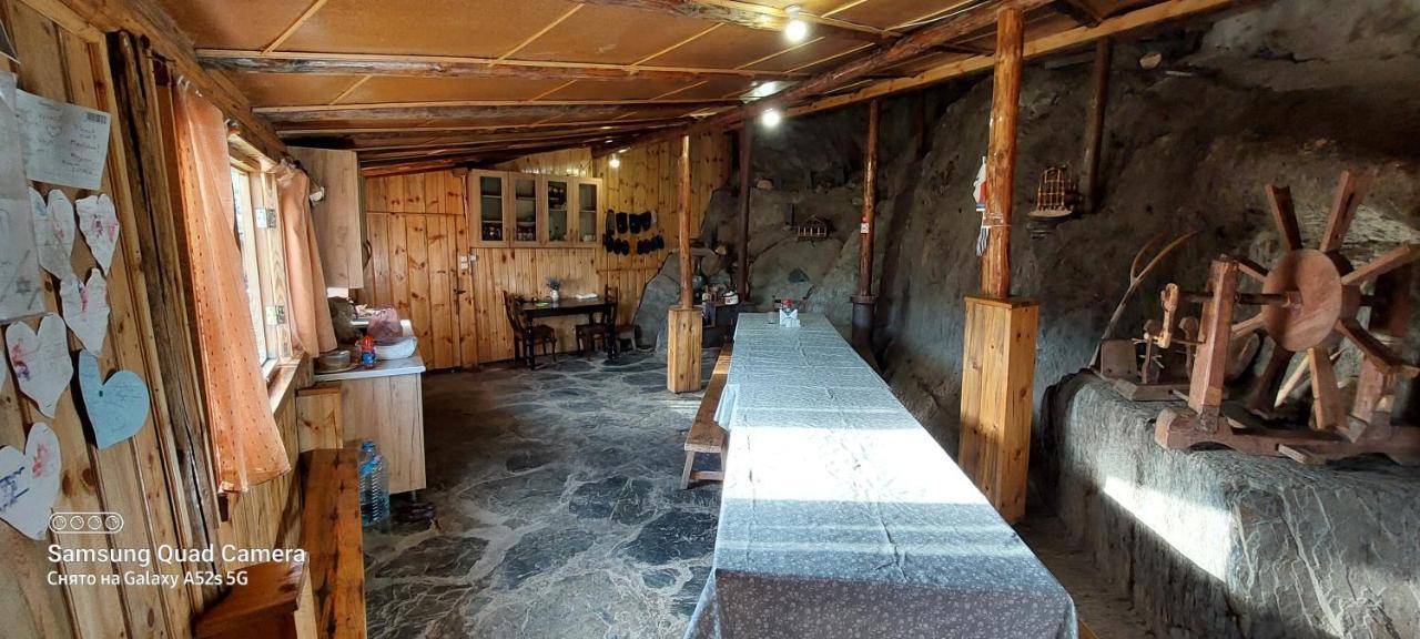 Guest House Tsasne Omalo Εξωτερικό φωτογραφία
